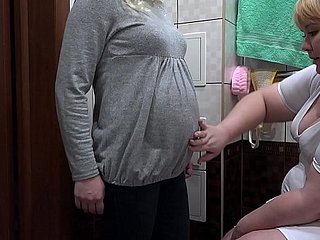 ایک نرس بال بلی اور مساج اس کے اندام نہانی میں ایک حاملہ Hot دودیا ینیما کے لئے ہوتا ہے. طریقہ کار کو غیر متوقع طور inch a descend میں ختم. فیٹش سملینگک.