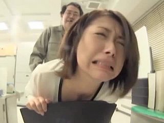 Kinky Japon orospu birkaç azgın adam tarafından becerdin alır