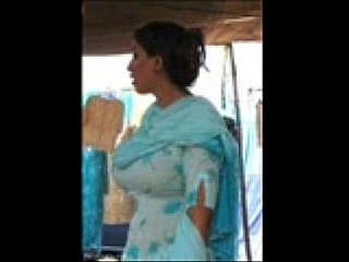 هينا صديقي اللعنة أمي معي