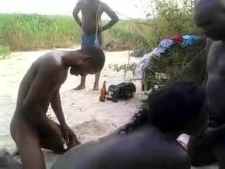 카메라의 사바나의 섹스에서 아프리카