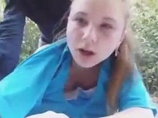 پیاری لڑکی بھاڑ میں جاؤ باہر ہو رہی