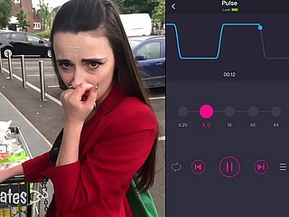 Preview: Public remote vibrator spelen en seks op het balkon