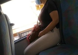 (Bus umum berisiko) Blowjob amatir dari orang asing !!!
