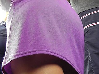 Voyeur upskirting w autobusie