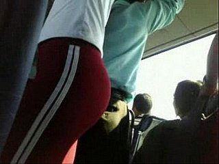 Tn. Voyeur - Gostosa picayune ônibus