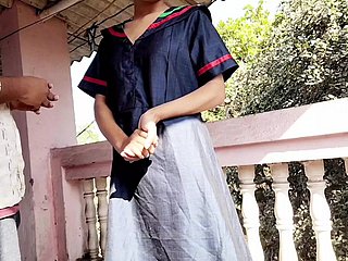 Gav se ahi hu Hi Ladaki Ko bahar lekar uske jefe ne chod diya