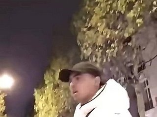 3gles من Morroco Twerking تظهر الحمار في الأماكن العامة