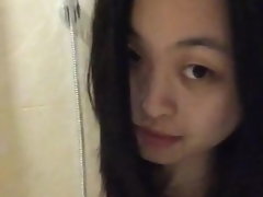 Cina Wanita Sherry Elevation Shower 1
