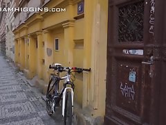 Ирка barebacks почтальона Тибор