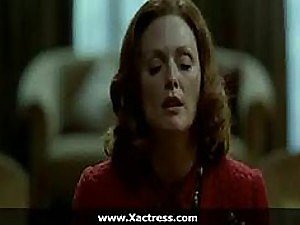 Die heiße Rothaarige Julianne Moore fickt und wichst einen Schwanz relating to einer heißen Sexszene