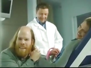 Dokter sialan istri hot