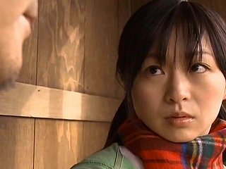 Jeune Japonesa dócil offerte toilettes Pervers